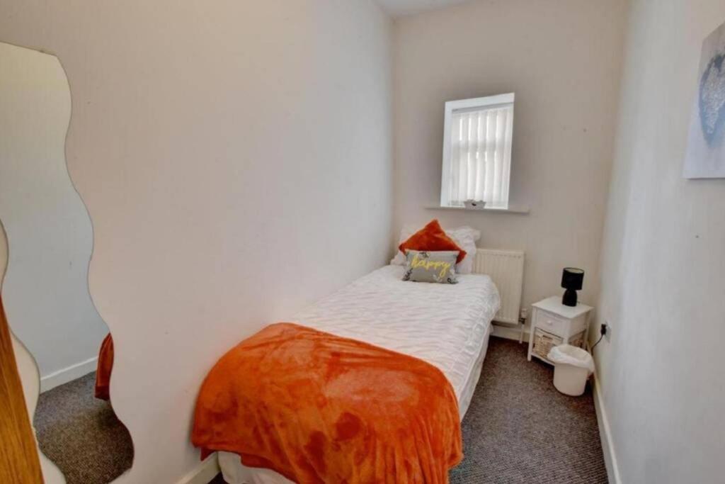 Pomfret House, 3 Bedrooms, Burnley Central, Contractors And Groups First Choice, Free Parking Buitenkant foto