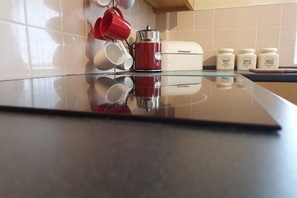 Pomfret House, 3 Bedrooms, Burnley Central, Contractors And Groups First Choice, Free Parking Buitenkant foto