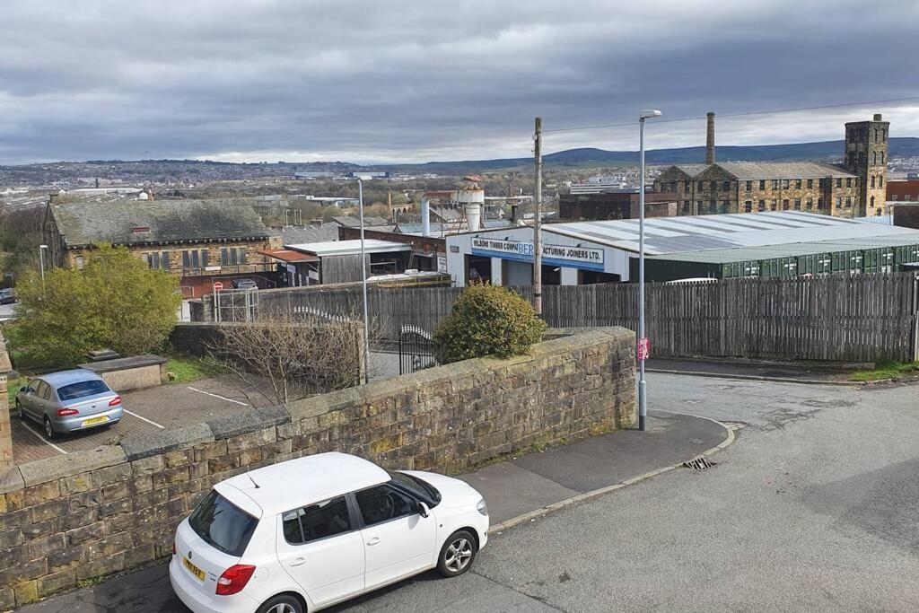 Pomfret House, 3 Bedrooms, Burnley Central, Contractors And Groups First Choice, Free Parking Buitenkant foto